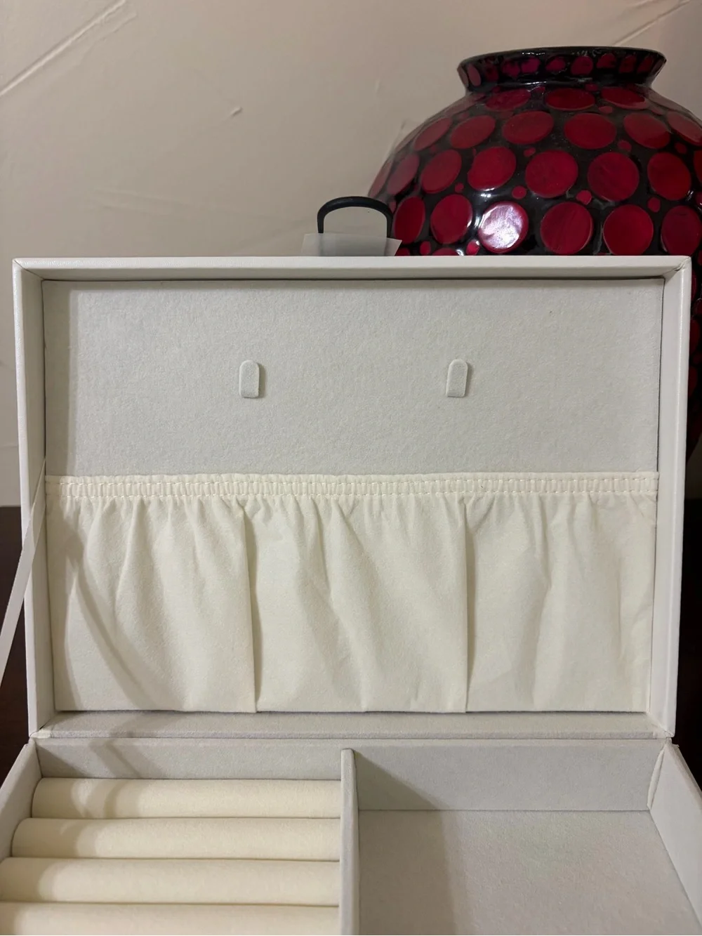 Radley London NWT White Jewelry Box Magnetic Close Ring Necklace Organizer